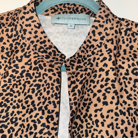 Tuckernuck Edith Leopard Spots Tiered Split Neck Blouse sz M - Picture 5 of 8